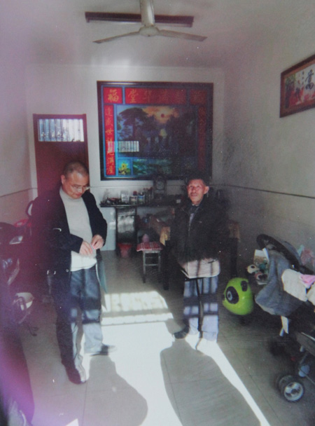 下乡入村，精准对接，阳光扶贫党员在行动