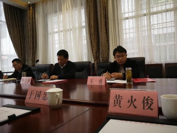 慰问全区援派干部  推进对口支援工作