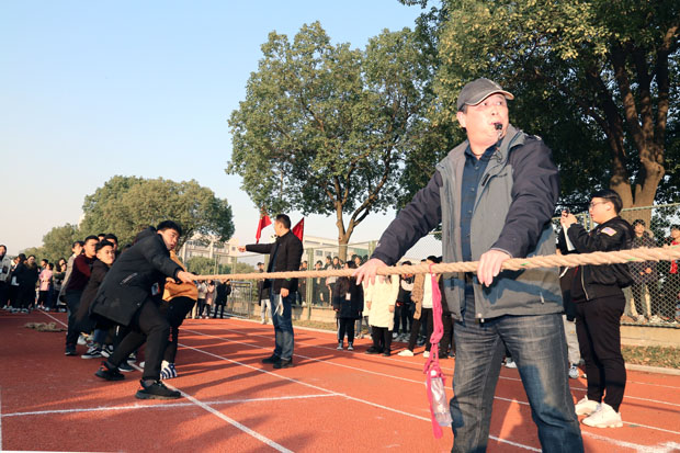 发扬拼搏精神，展示顽强风貌—— 第九届校园体育艺术活动节拔河比赛圆满落幕