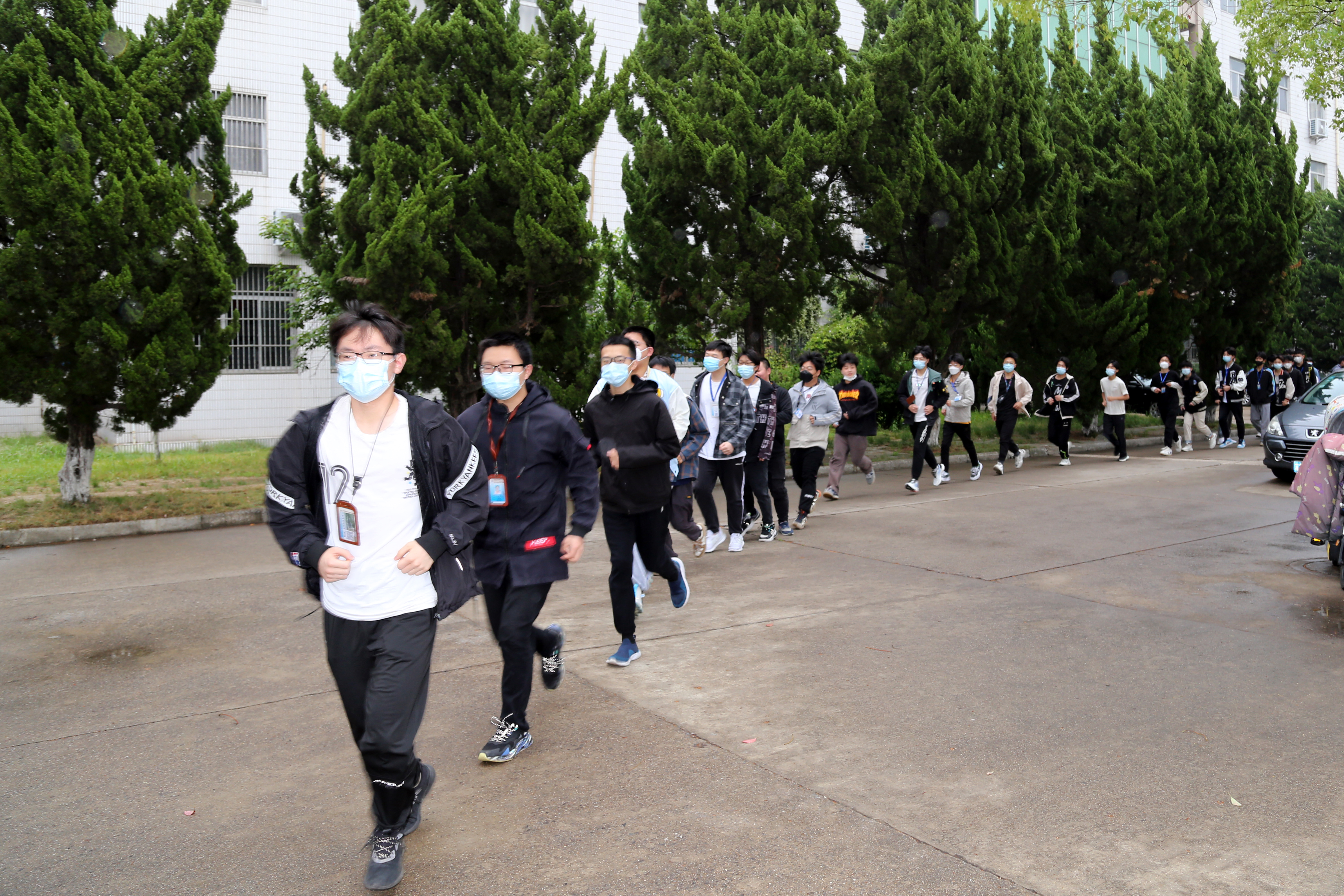 防灾减灾 警钟长鸣 ——我校开展防灾减灾安全应急疏散演练