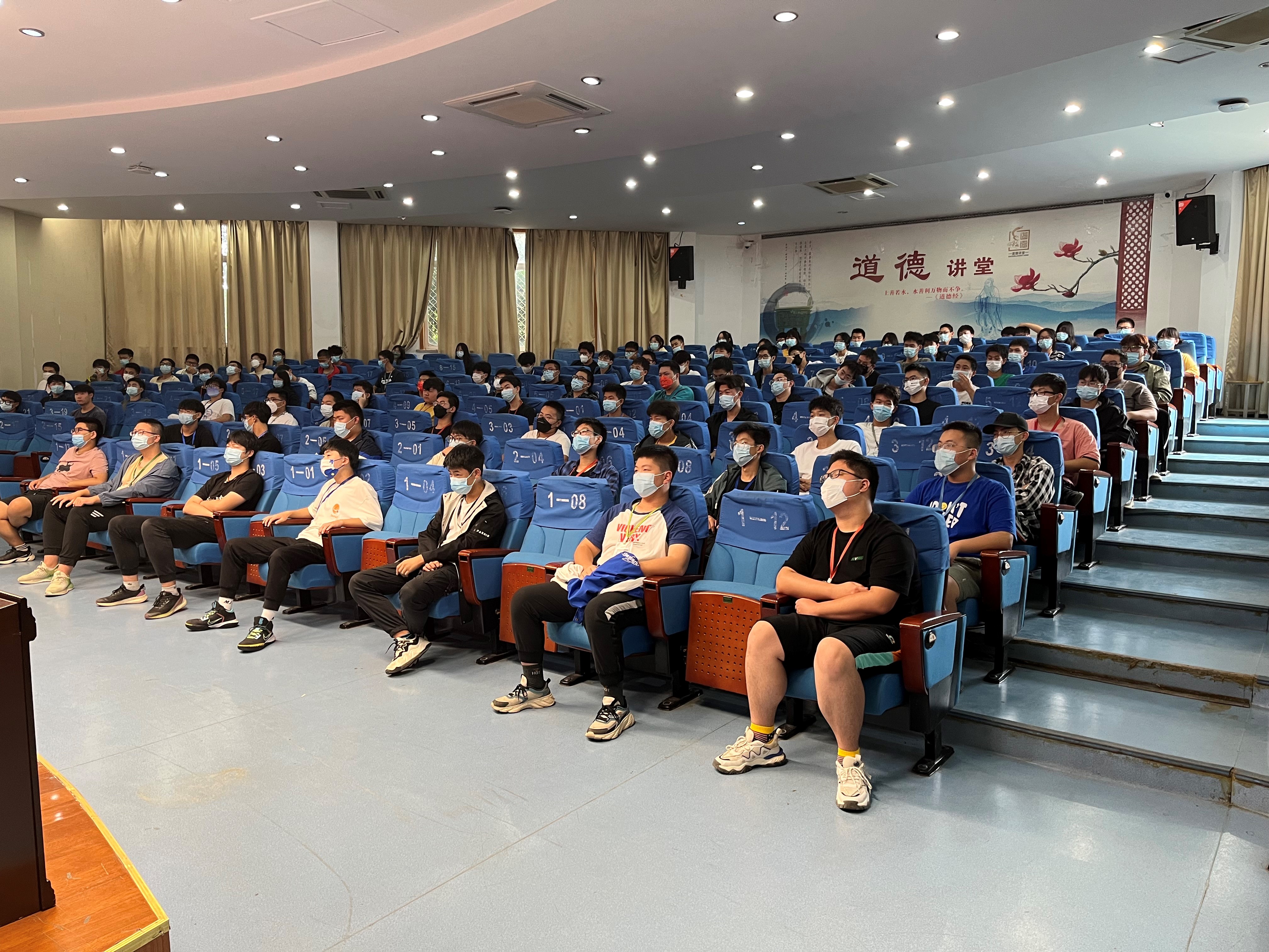 弘扬工匠精神 技能成就梦想——大国工匠进校园活动