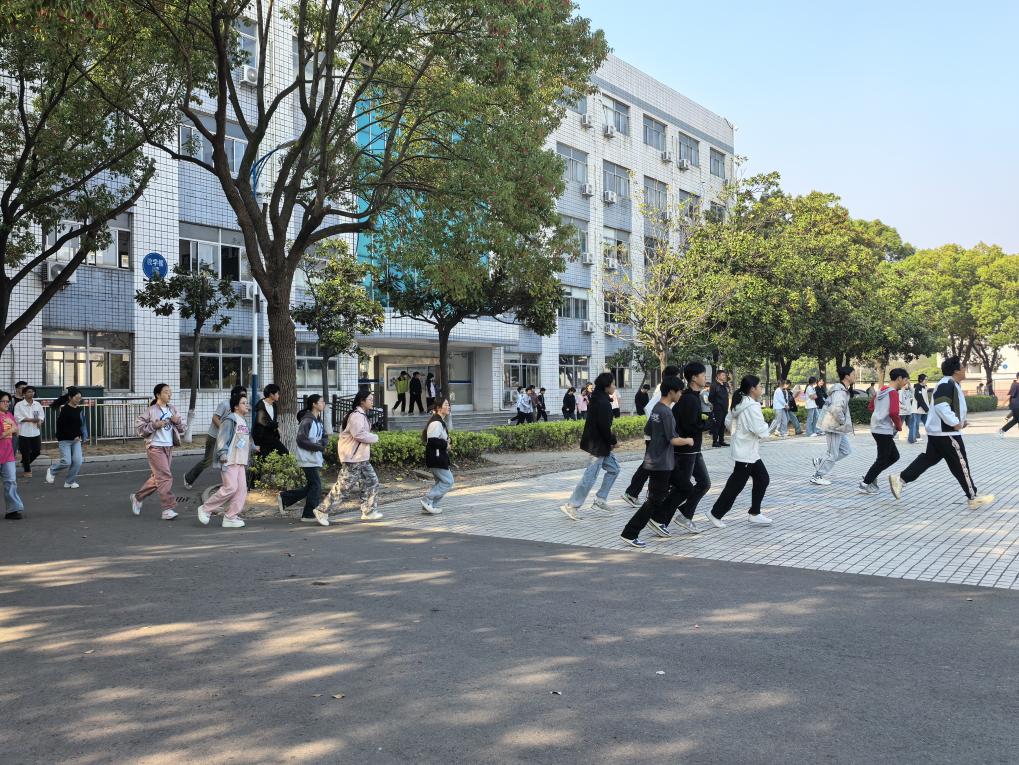 一场演练 守护全员 ——成功开展消防应急疏散演练活动